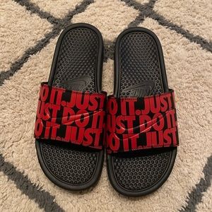 Benassi JDI Print (University Red Black)
